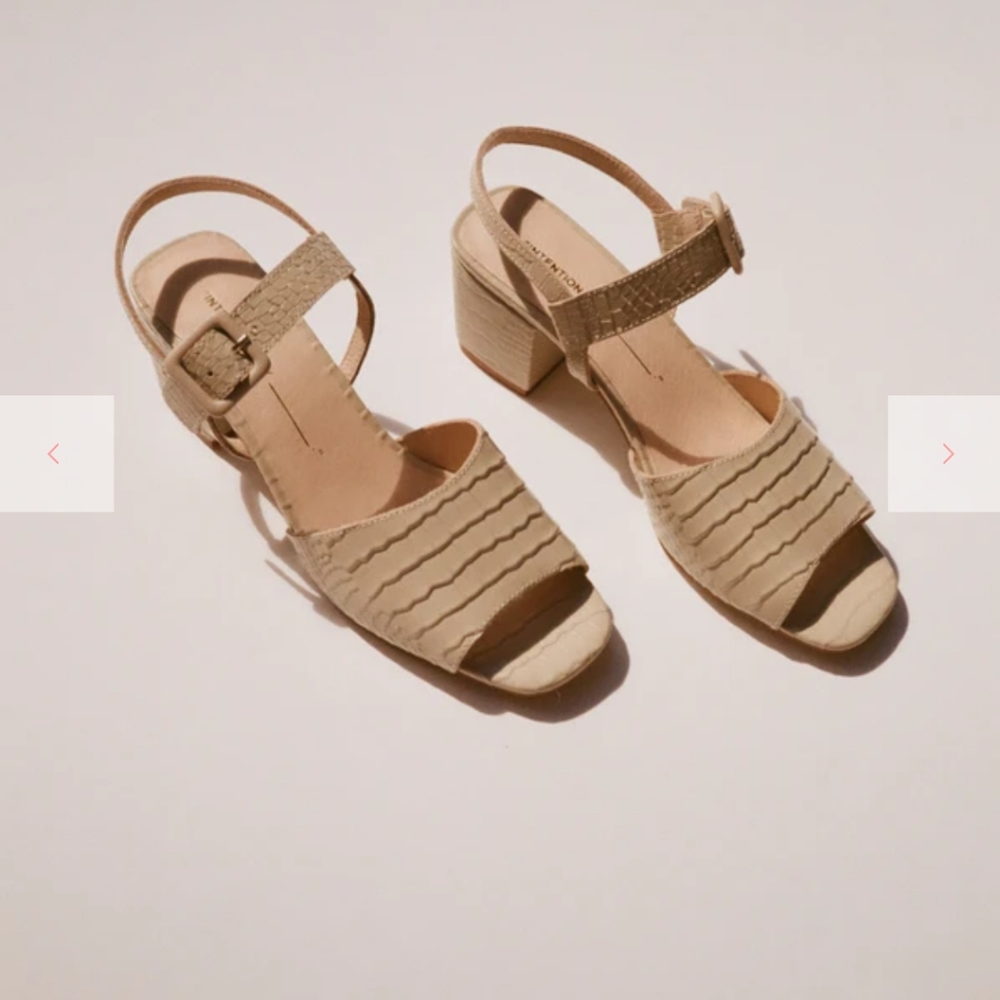 Intentionally Blank Cream Sandals Lisa Says Gah